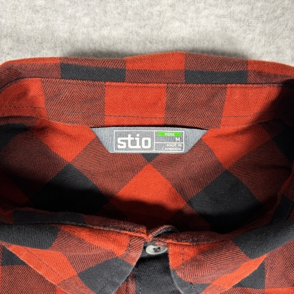 Stio Button-Up Shirt Men's Medium Red Black Plaid Lightweight Flannel - Picture 3 of 9